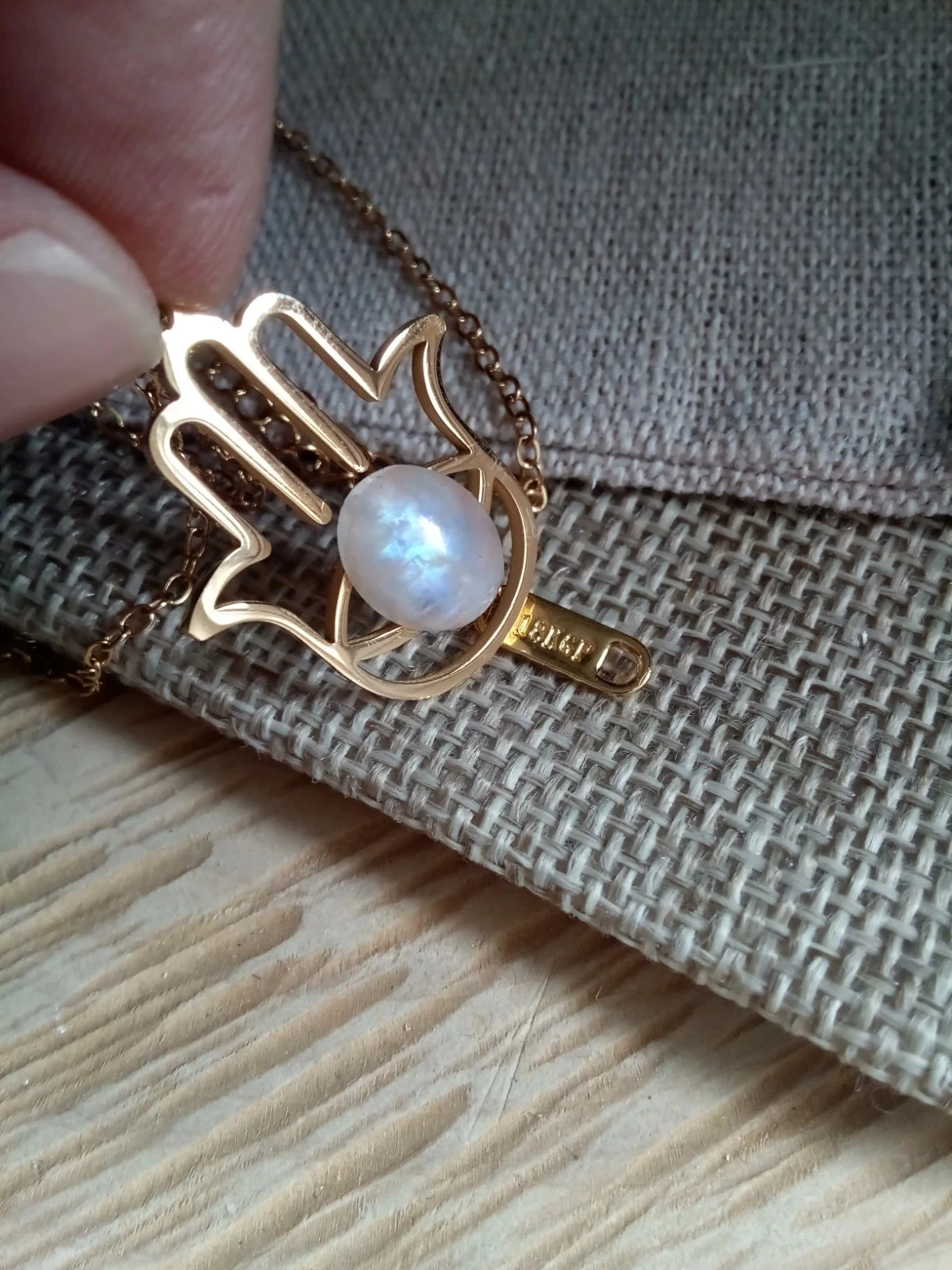 Collier main et pierre de lune – photo 2